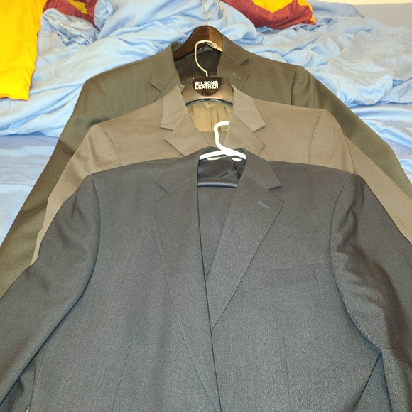 Suits - Picture 1 of 1